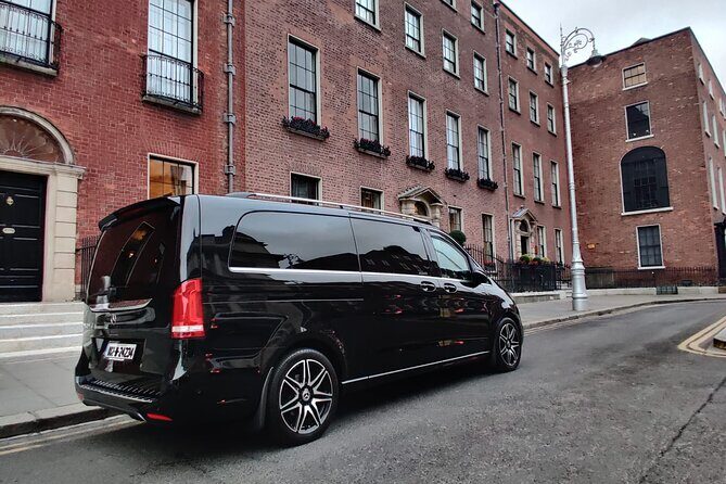 Private Dublin Airport Transfers to City Center Hotels - Meeting at Dublin Airport Terminal 2: easy start, less wandering