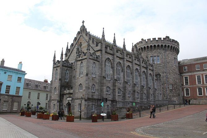 PRIVATE Dublin Kickstart Tour With a Local PRIVATE Guide - A 90-minute Dublin warm-up that actually helps