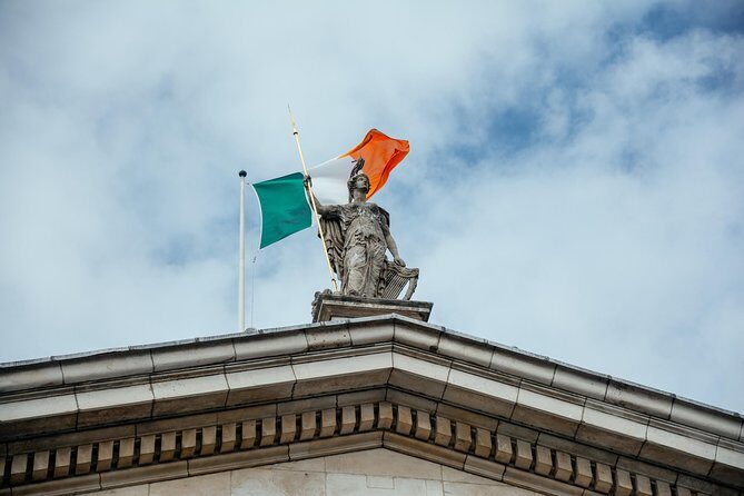 PRIVATE Dublin Kickstart Tour With a Local PRIVATE Guide - The route may add more Dublin landmarks (so ask your guide early)