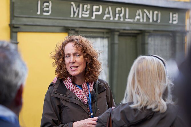 Private Ennis Dark History Tour with Dr Jane O'Brien (1-6 people) - Why Ennis dark history works on foot, not in a room