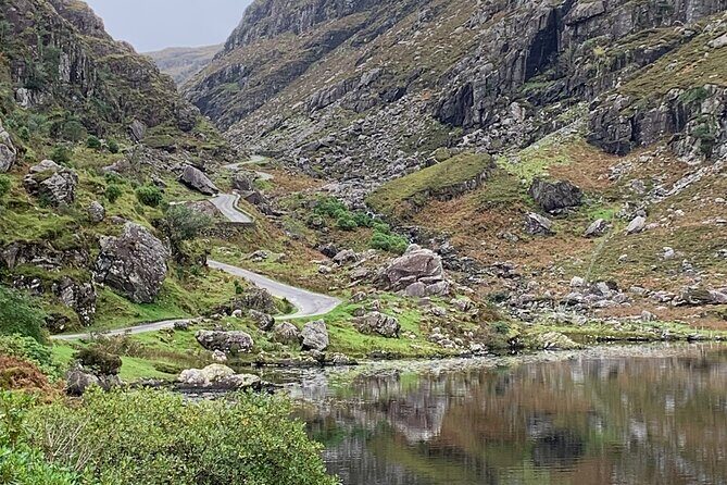 Private Killarney National Park Tour with an accredited chauffeur/guide - Killarney National Park: lakes, mountains, and the Ladies View angle