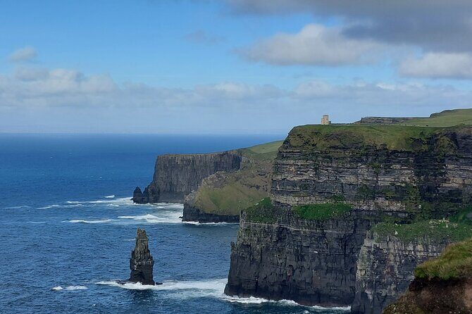 Private Limousine hire Cliffs of Moher Day Tour - Poulnabrone Dolmen (45 minutes, ticket included): 5,800 years of human stubbornness