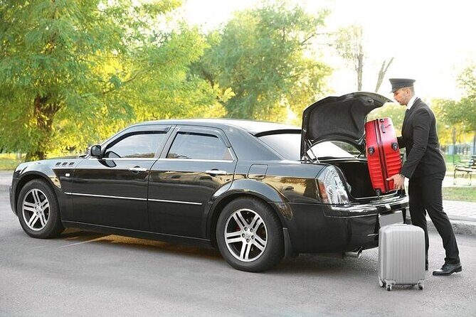 Private One-way Airport Transfer Dublin Airport To Dublin - Meet and Greet: How You Find Your Driver at Dublin Airport