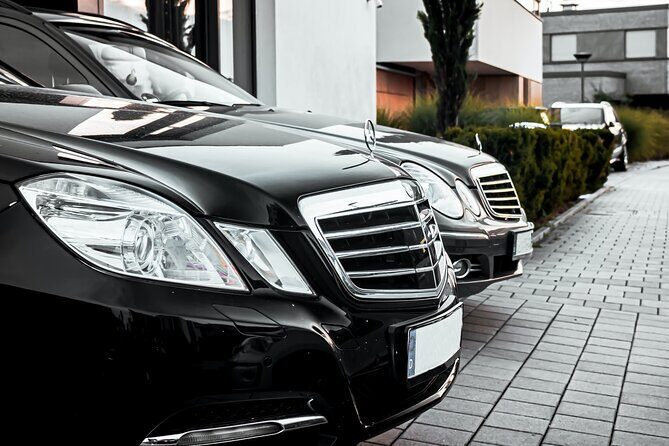 Private Sedan (4 seats) Transfer from Dublin Airport to Dublin City Center - Arrivals pickup: the quickest way to start your trip right