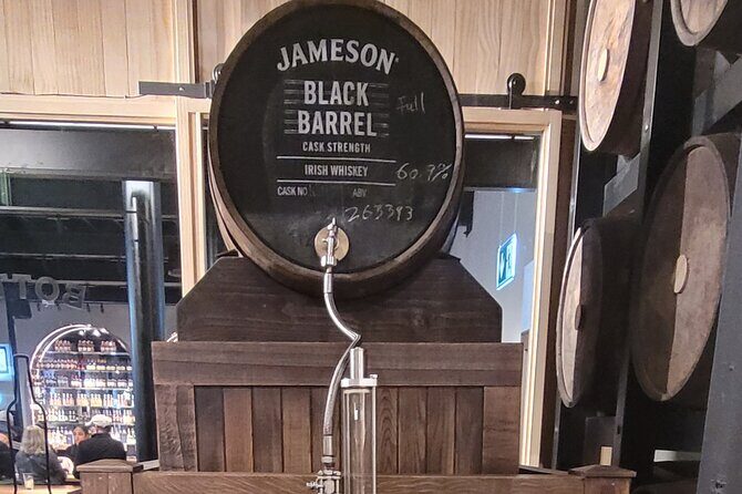 Private Tour , Blarney Castle, jameson Distillery and Cobh. - Your private guide and A/C taxi: why the small details matter