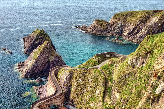 Private Tour: Dingle Peninsula from Dingle - Gallarus Oratory and Kilmalkedar Church: dry inside, wet outside
