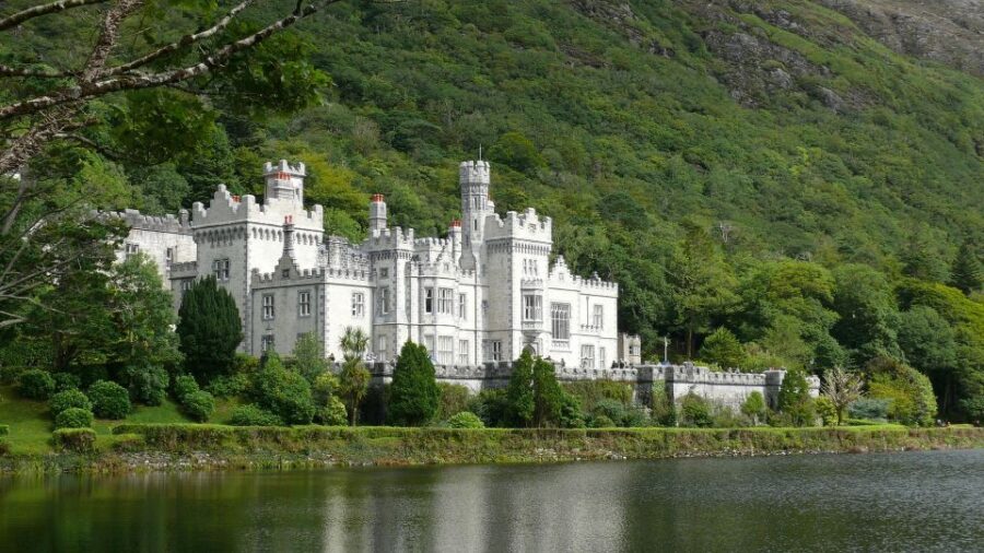 Rail Tour from Dublin: 2-Day West Coast Explorer - Galway Bay and Your 3-Star Galway City Overnight