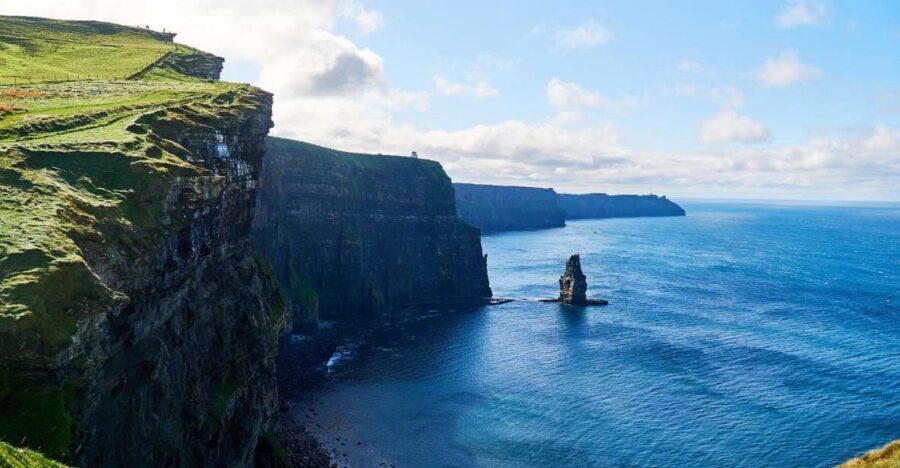 Rail Tour from Dublin: 2-Day West Coast Explorer - Day 1 in Clare: Limerick City Quick Tour and Bunratty Castle
