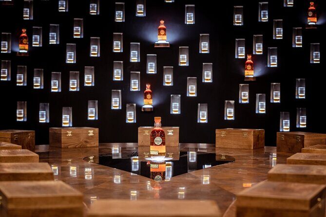 Roe & Co Distillery Experiences - Tasting and the Power House Bar Signature Serve