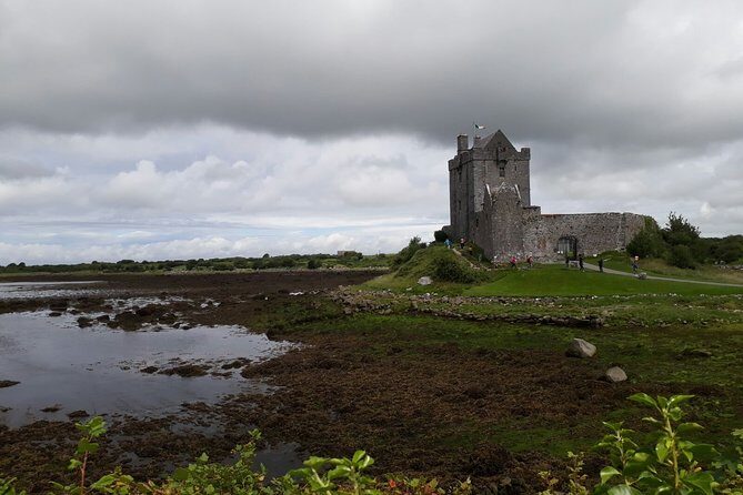 Scogliere di moher e Galway in italiano - Galway in 1h30: Arco Spagnolo, cigni e musica dal vivo
