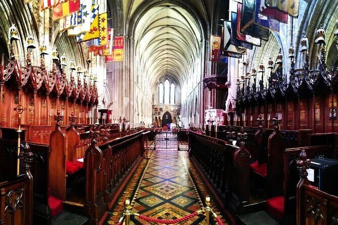 Semi-Private (8people max) 2.5 Hr Dublin Walking Tour - Temple Bar: Learning the Modern Scene and the Old Mood