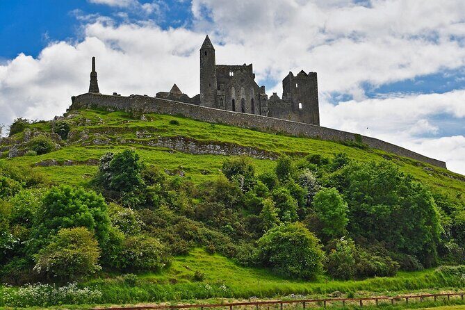 Semi Private tour Rock of Cashel - Cahir castle & Kilkenny - How the Dunmore East start shapes your day