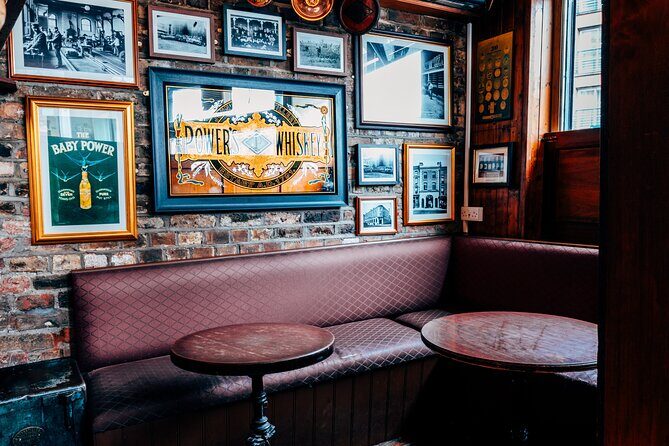 Sip and Stroll Whiskey History Walking Tour in Dublin - Stop 5: The Swan Bar, licensed since 1661, and the Snug session