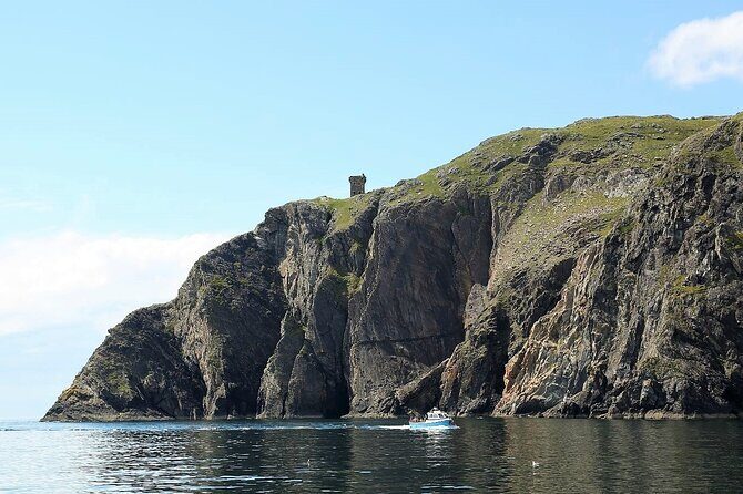 Slieve League cliffs cruise. Donegal. Guided. 1 ¾ hours. - What it’s like onboard: seating, warmth, and basic comfort