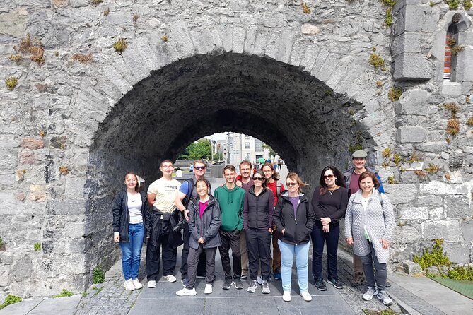 Small-Group Walking Tour of Galway - Getting set: Eyre Square meeting point and a clear end location