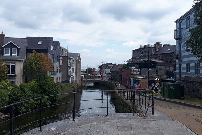 Small-Group Walking Tour of Galway - Stop 3: Lynch’s Castle approach, Wilde monument, and merchant-townhouse details