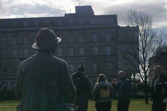 Small-Group Walking Tour of Galway - Stop 2: Quincentennial Fountain and a quick Eyre Square history reset