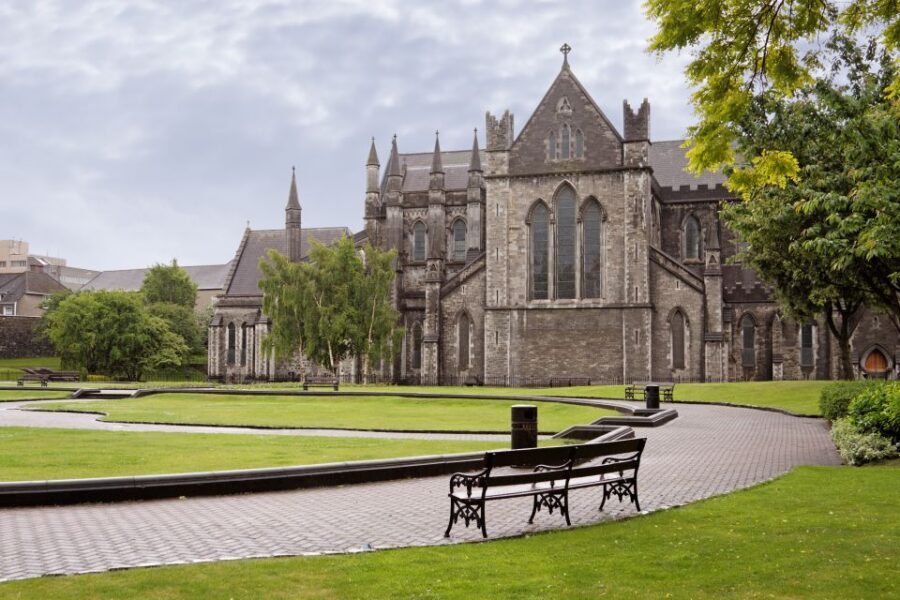 St Patrick's Cathedral: Self-Guided Cathedral Admission - Practical Timing: When Crowds Hit and How to Handle Them