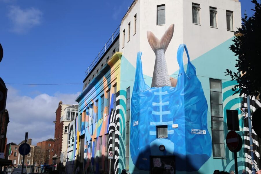 Street Art Walking Tour - Blooms Hotel: street art near the hotels you already booked