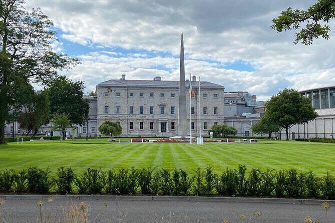 Turtle Bunbury's Dublin: A Self-Guided Audio Tour from a Celebrated Author - Hugenot Cemetery and O’Donoghue’s: quiet corners with big backstories