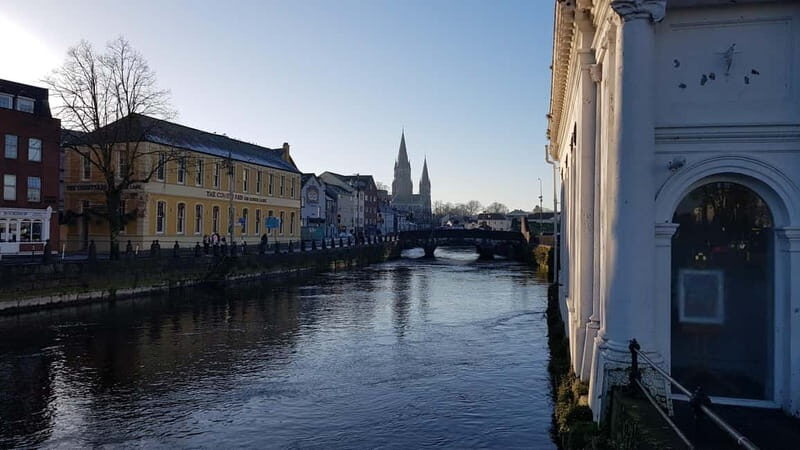 Visite guidée de Cork city en français avec guide - From the Cork Tourist Office: start smart and stay on time