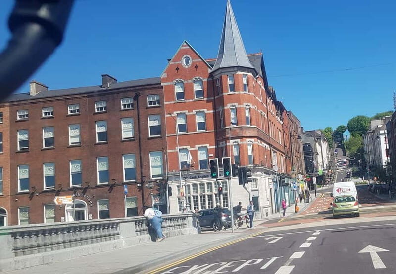 Visite guidée de Cork city en français avec guide - English Market finish: use the walk to choose your best lunch