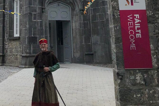 Walk the Medieval Mile with Pat - Stop 2: Kilkenny Castle views from High Street