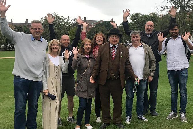 Walking tour in Merrion Square Park - Dublin Rogues Tour - The timing and pace: 1 hour 15 minutes of stories