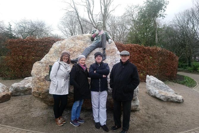 Walking tour in Merrion Square Park with a pint of Guinness Dublin Rogues Tour - Who should book this Merrion Square Guinness walking tour?