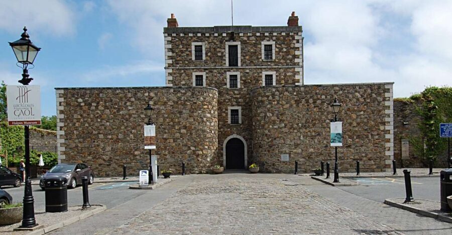 Wicklow Historic Gaol: 1-Hour Tour - Entering Wicklow’s Gaol: From the Ticket Desk to the Gates of Hell