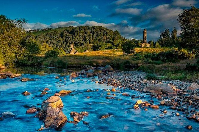Wicklow y Glendalough Dublín - Getting on board at 8:00 and riding with a Spanish-speaking guide